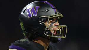 UW Huskies unveil new all-black alternate football uniforms