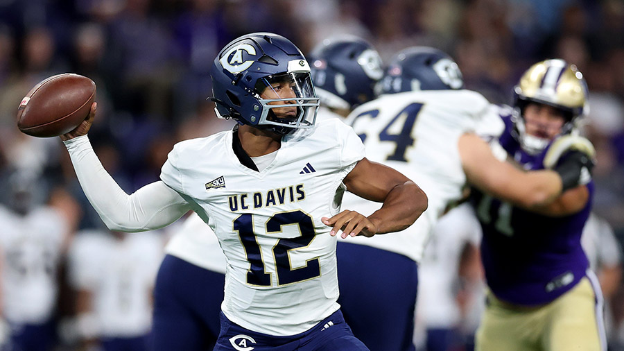 WSU Cougars QB Caden Pinnick UC Davis UW Huskies...