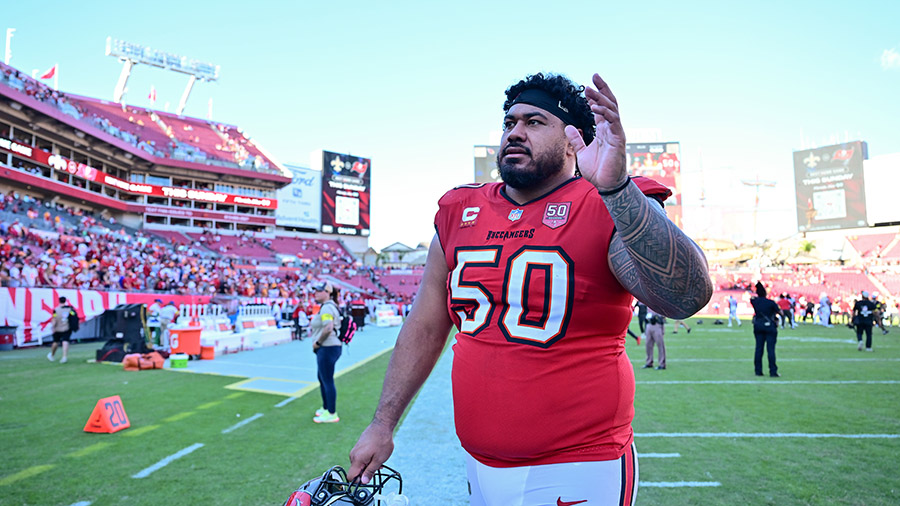 Vita Vea UW Huskies product Tampa Bay Buccaneers...