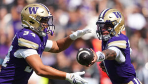 No. 19 UW Huskies escape with 16-14 win over Utah State