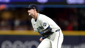Mariners’ Kade Anderson exits game after taking line drive to pitching arm