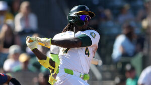 Mariners surrender 4-run lead, fall to A’s 8-7 on walkoff HR