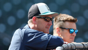 Ex-GM advises against M’s making manager, front office changes