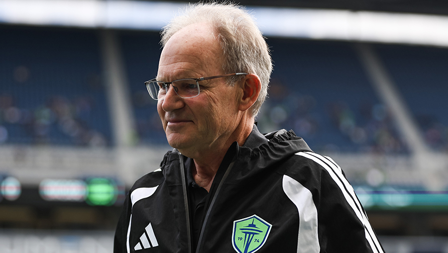 Seattle Sounders Brian Schmetzer...