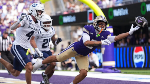 UW Huskies Dezmen Roebuck incompletion Utah State 2026