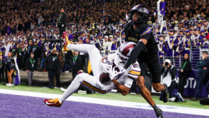 UW Huskies fall to Minnesota 27-24 in Big Ten opener