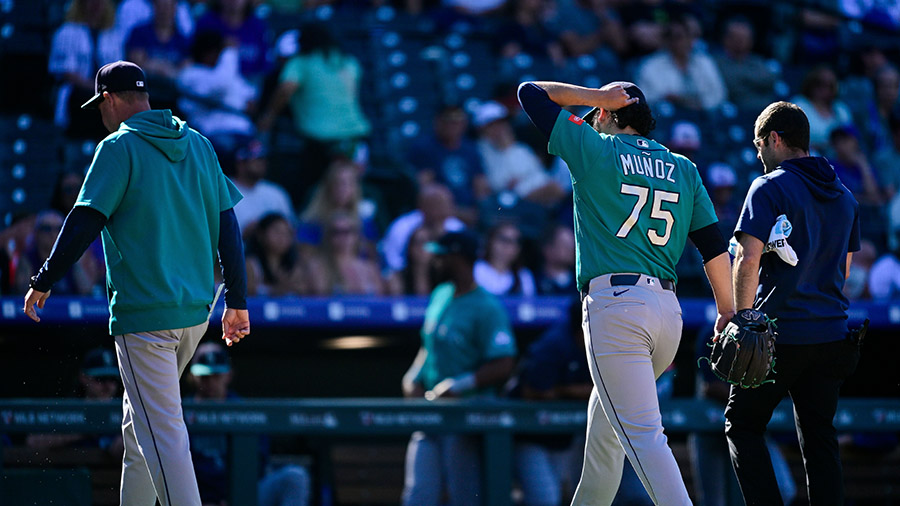 Mariners update status of Andrés Muñoz after closer exits with injury