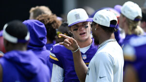 NFL trade: Giants acquire QB J.J. McCarthy from Vikings