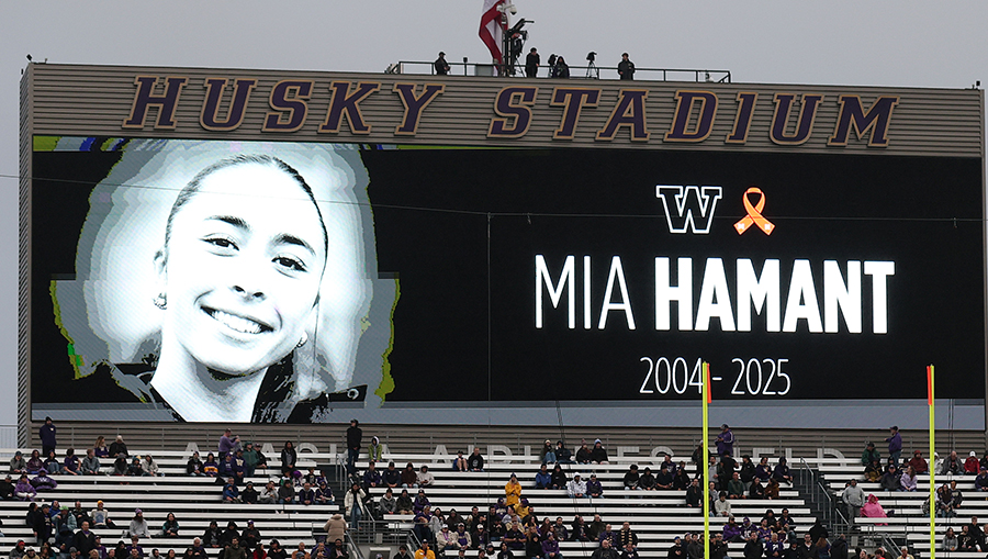 UW Huskies Mia Hamant...