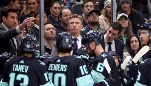 Ex-Kraken coach Hakstol named HC for college program