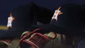Astros hire Cardinals exec Randy Flores as new GM