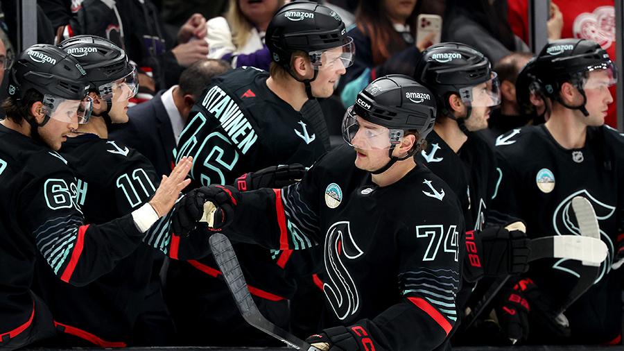 Kraken beat Red Wings 4-3 for wild shootout win
