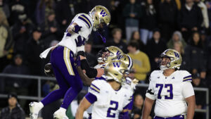 Elijah Brown throws 3 TDs as UW Huskies beat Purdue 38-26