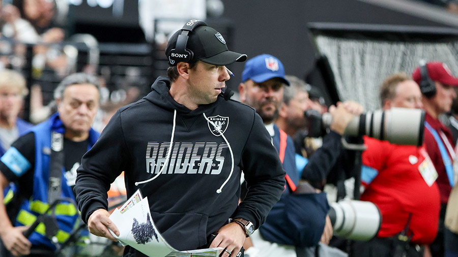Raiders’ Kubiak addresses QB situation with date vs Seahawks coming up
