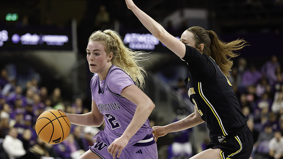 UW Huskies Avery Howell...