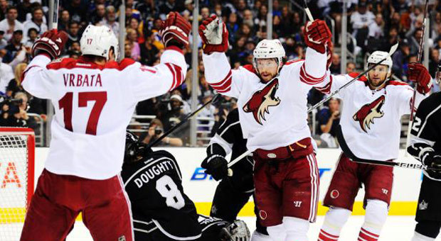 New reports say a “potential snag” could hamper efforts to keep the Coyotes in Phoenix ...
