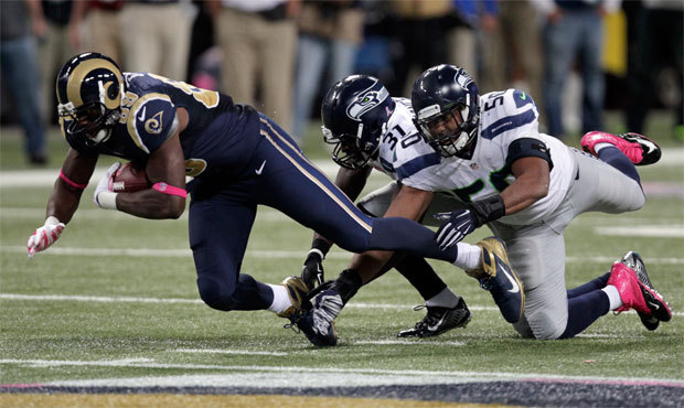 The Seahawks nearly overcame an 18-point deficit but lost 28-26 to St. Louis and fell to 3-3. (AP)...