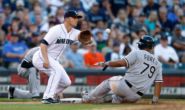 Mariners third baseman Kyle Seager given standing ovation in season finale