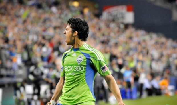 Sounders FC forward Fredy Montero signed a contract extension Wednesday, becoming the clubs’ ...