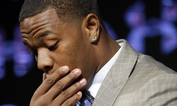 The NFL has banned Ray Rice, months after suspending him two games for striking his then-fiancee. (...