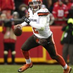 
              Cleveland Browns quarterback Johnny Manziel (2) scrambles with the ball during the second half of an NFL football game against the Kansas City Chiefs in Kansas City, Mo., Sunday, Dec. 27, 2015. (AP Photo/Charlie Riedel)
            